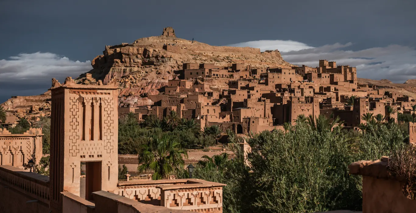 abdou-faiz-lA-P8-vagrI-unsplash-cropped