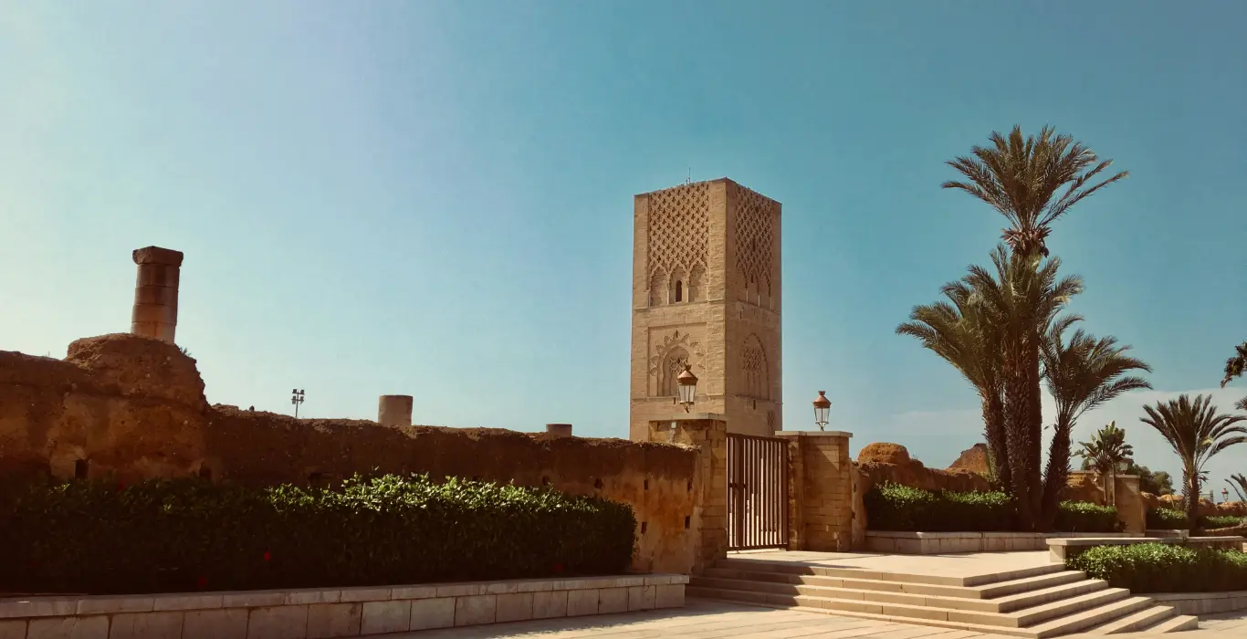 yous-gil-2Kyh6kB5Yh8-unsplash-cropped (1)